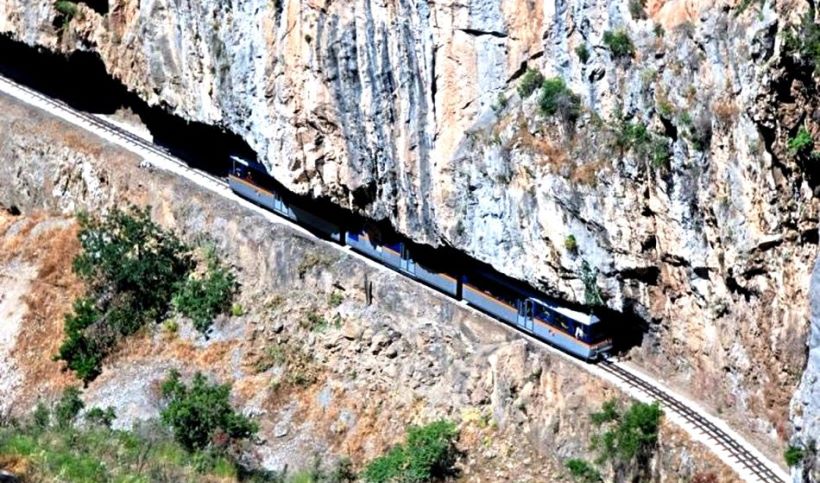 train ride through the canyon in kalavryta